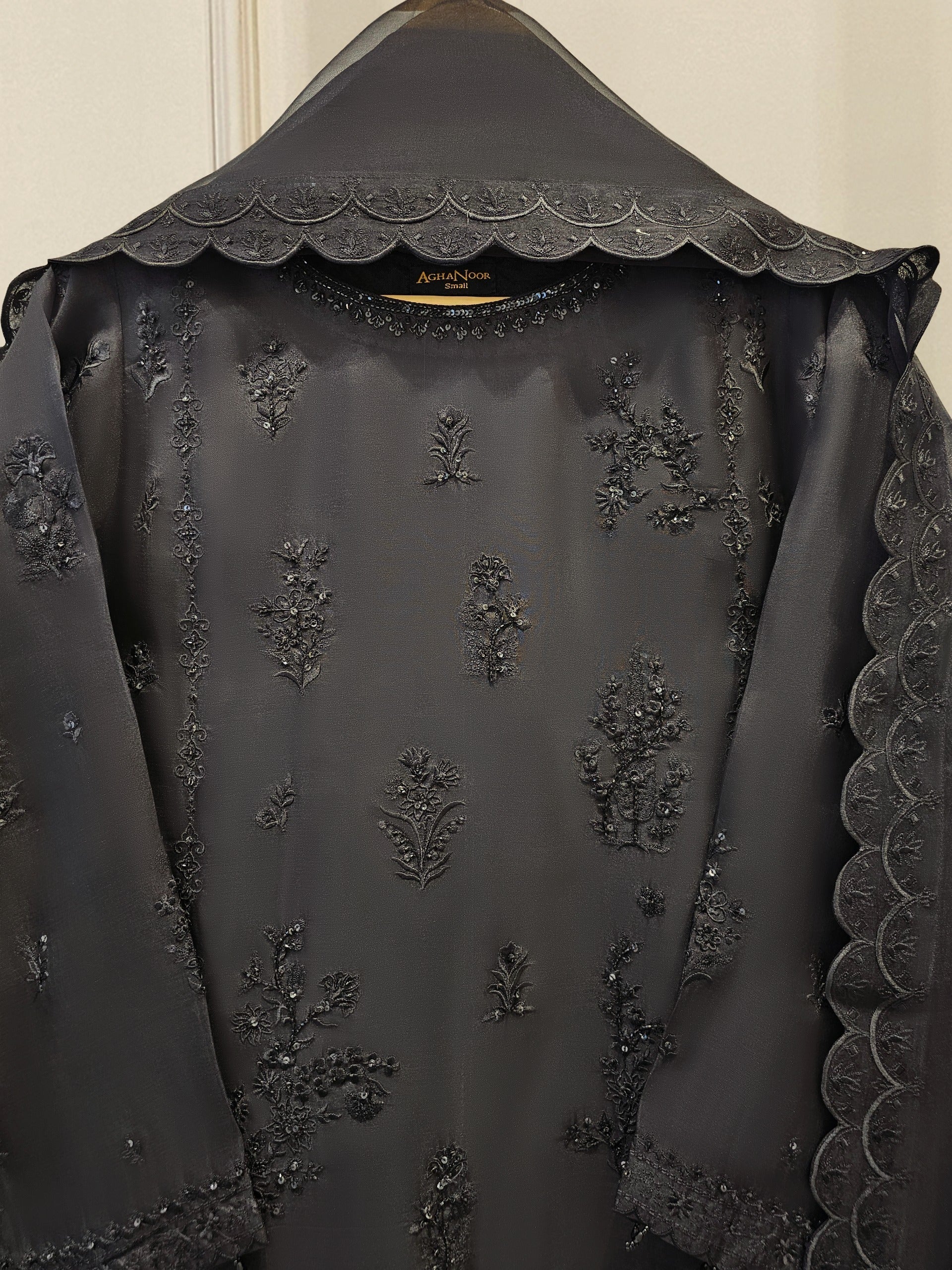 Agha Noor Stitched 3 Piece Pure Organza S111666 J(98) - Image 7