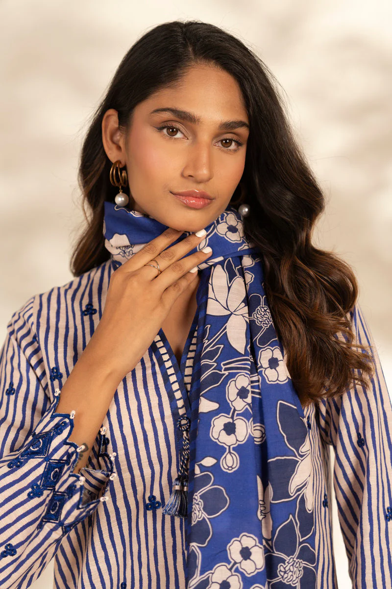 Al Karam Stitched Khaddar 3 Piece FW-99-25-1 Blue J(11) - Image 3