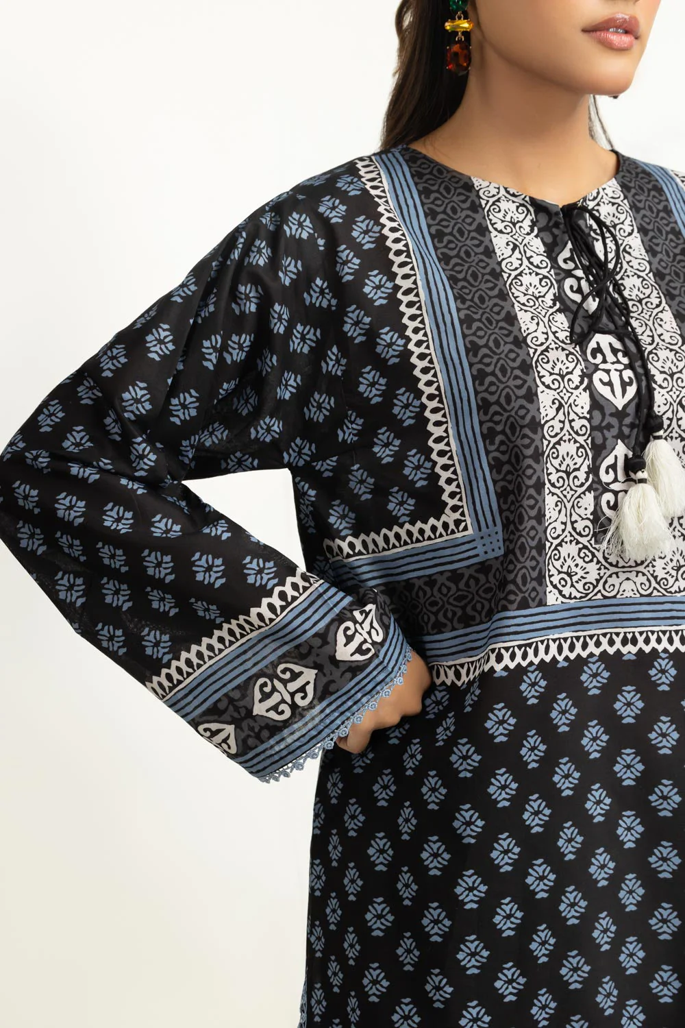 Gul Ahmed Stitched Lawn 3 Piece B#62002 J(60) Y(5) - Image 2