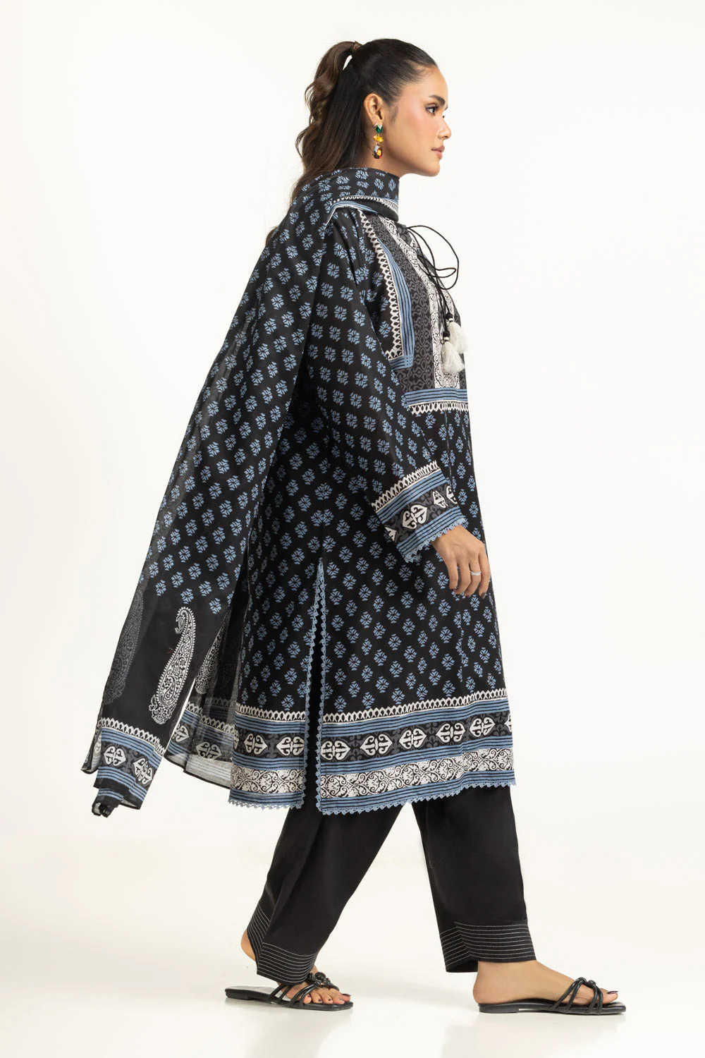 Gul Ahmed Stitched Lawn 3 Piece B#62002 J(60) Y(5) - Image 5