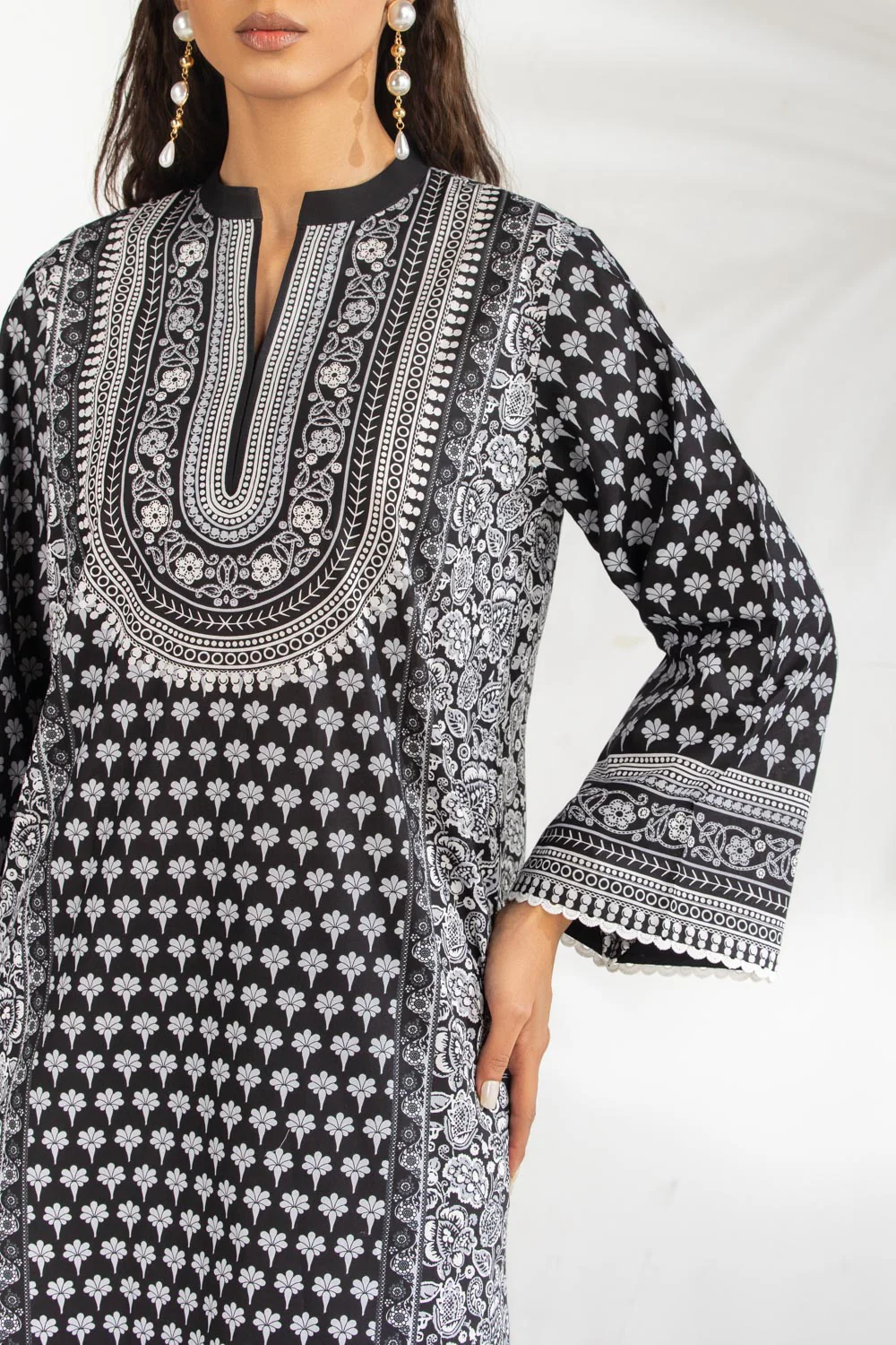 Gul Ahmed Stitched Lawn 3 Piece B#62007 J(33) y36 - Image 2