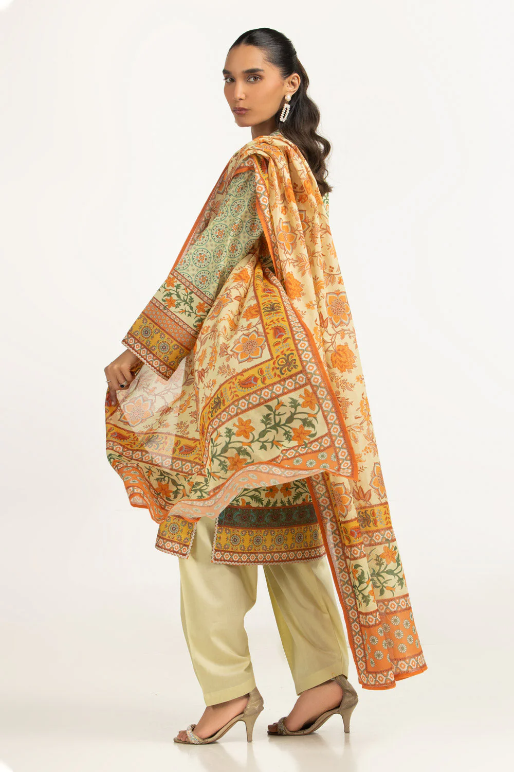 Gul Ahmed Stitched Lawn 3 Piece CL#62140 J(33&34) y29 - Image 4
