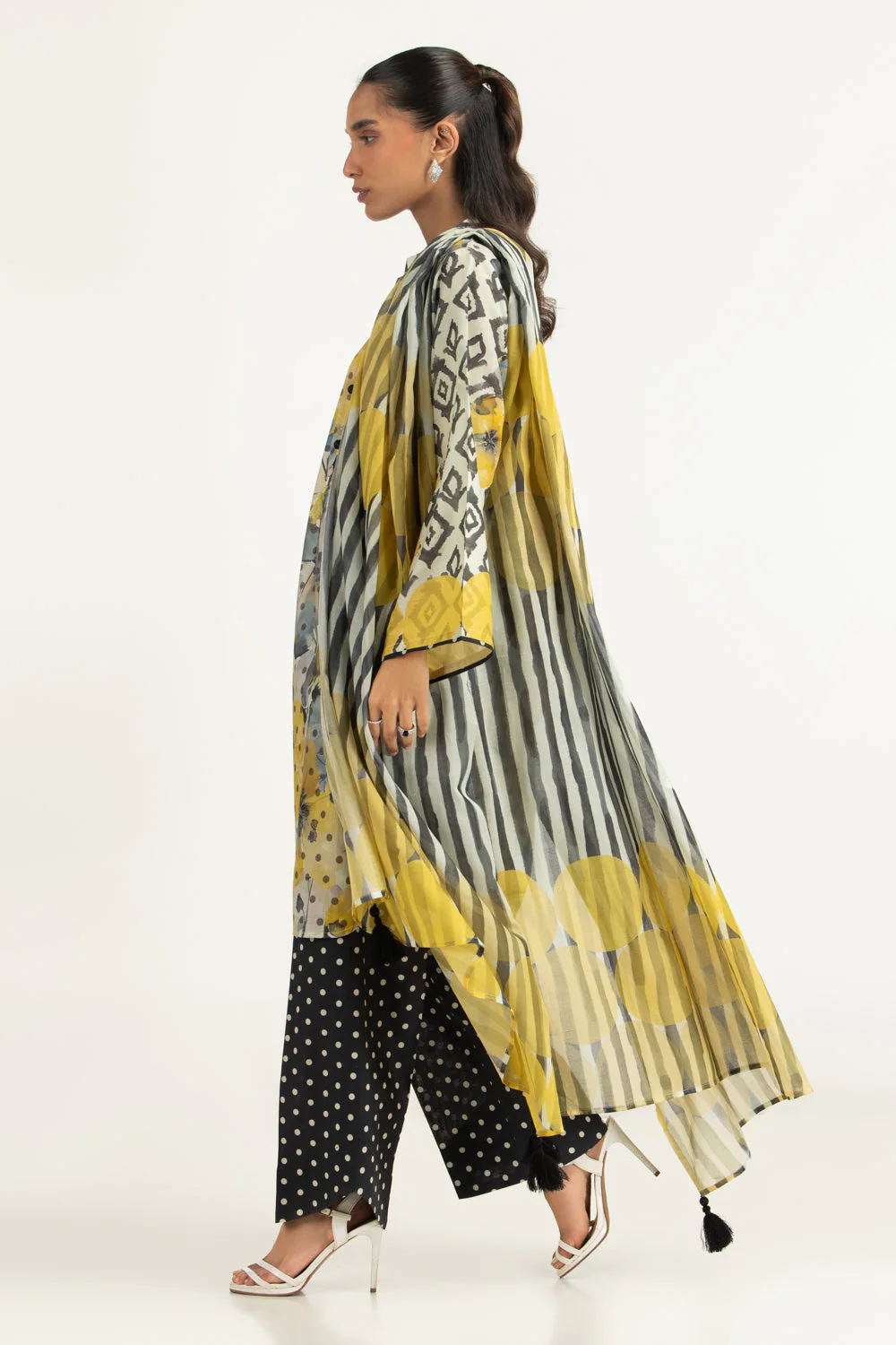 Gul Ahmed Stitched Lawn 3 Piece CL#62155 J(42) NY 54 - Image 3