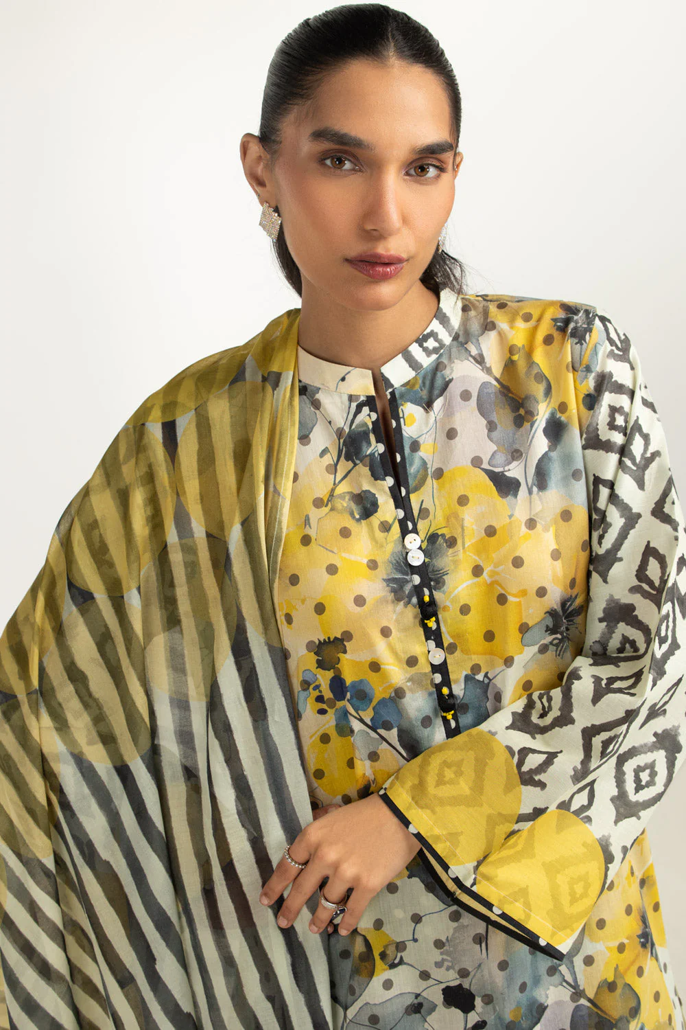 Gul Ahmed Stitched Lawn 3 Piece CL#62155 J(42) NY 54 - Image 4