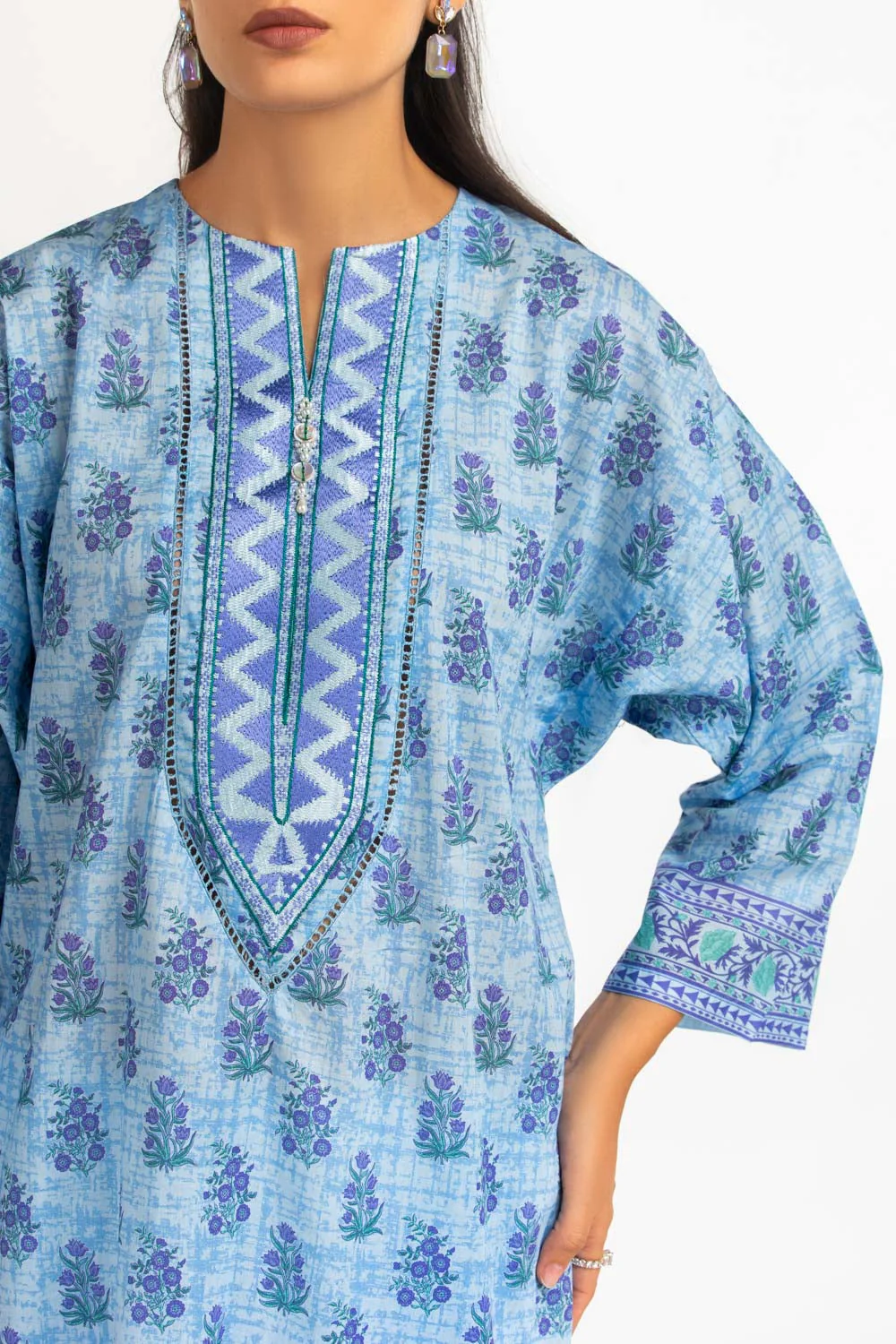 Gul Ahmed Stitched Lawn 3 Piece CL#62157 J(47&48) y(13) - Image 2