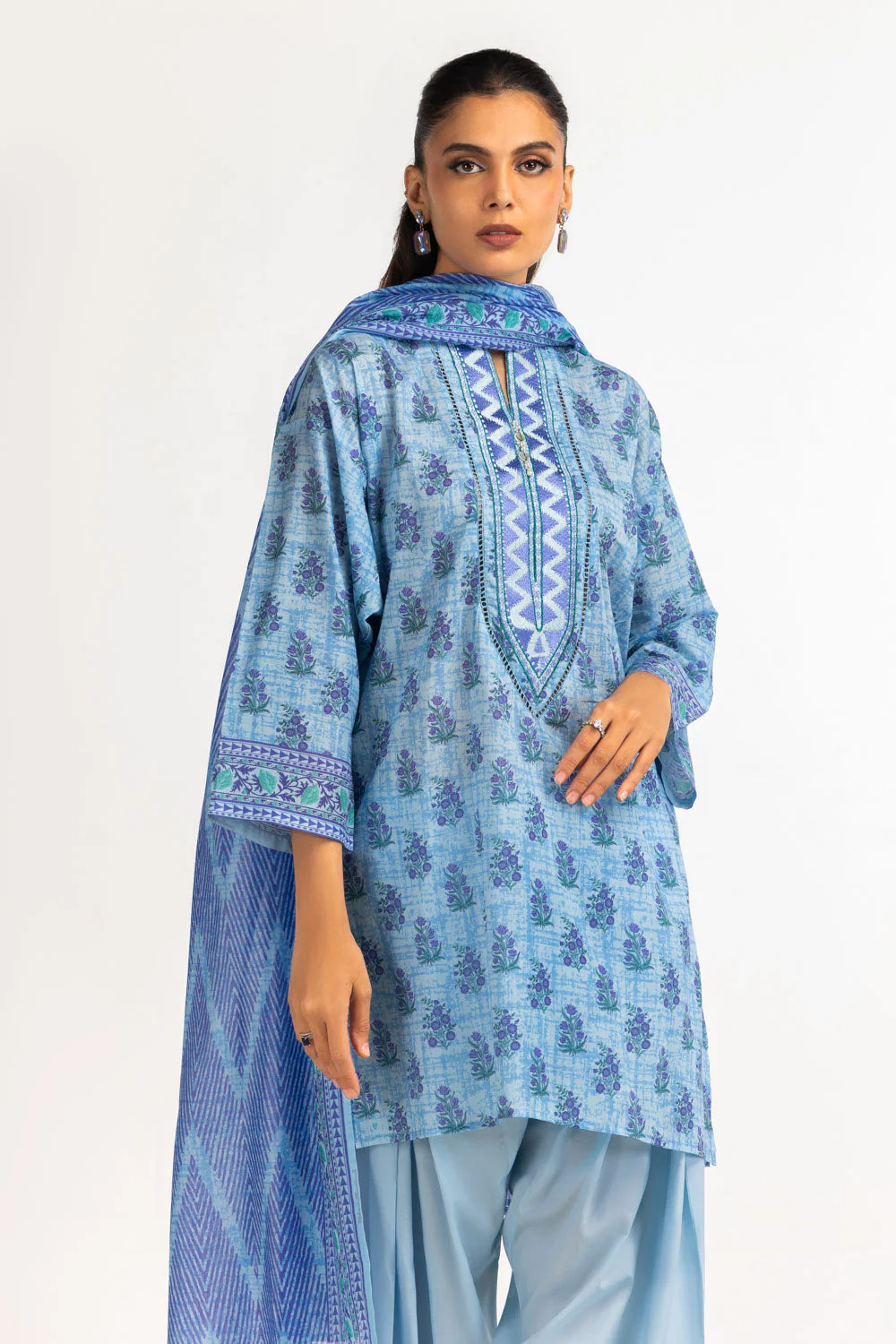 Gul Ahmed Stitched Lawn 3 Piece CL#62157 J(47&48) y(13) - Image 4