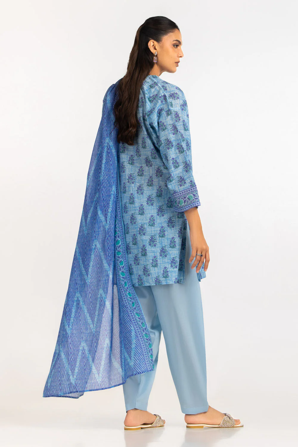 Gul Ahmed Stitched Lawn 3 Piece CL#62157 J(47&48) y(13) - Image 5