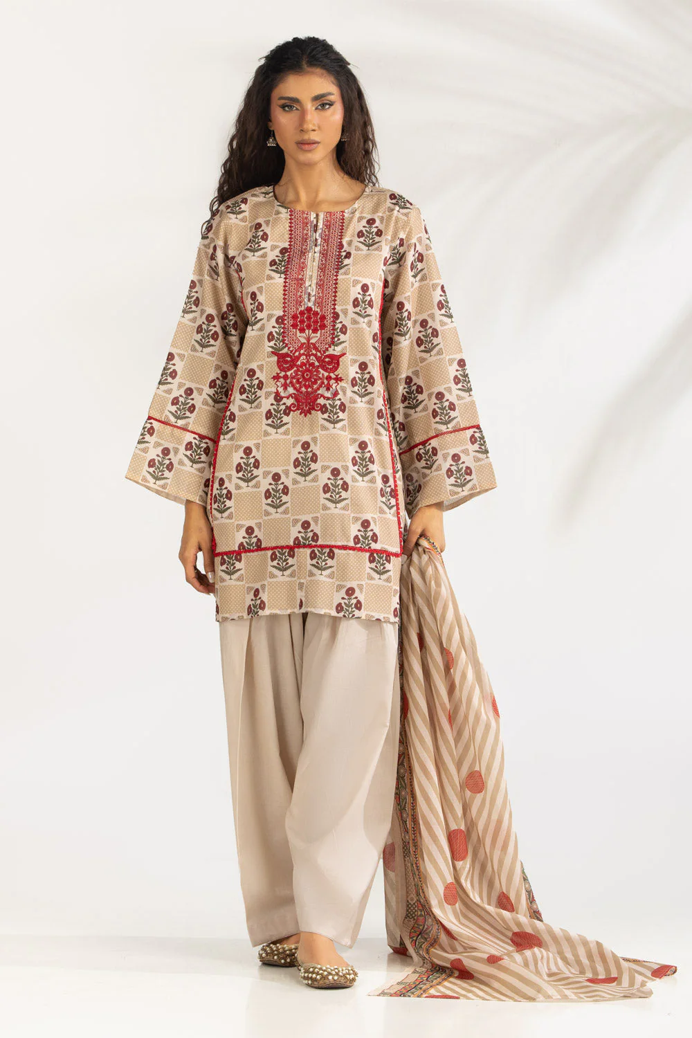 Gul Ahmed Stitched Lawn 3 Piece CL#62163 J(34&35) Y(3) - Image 3