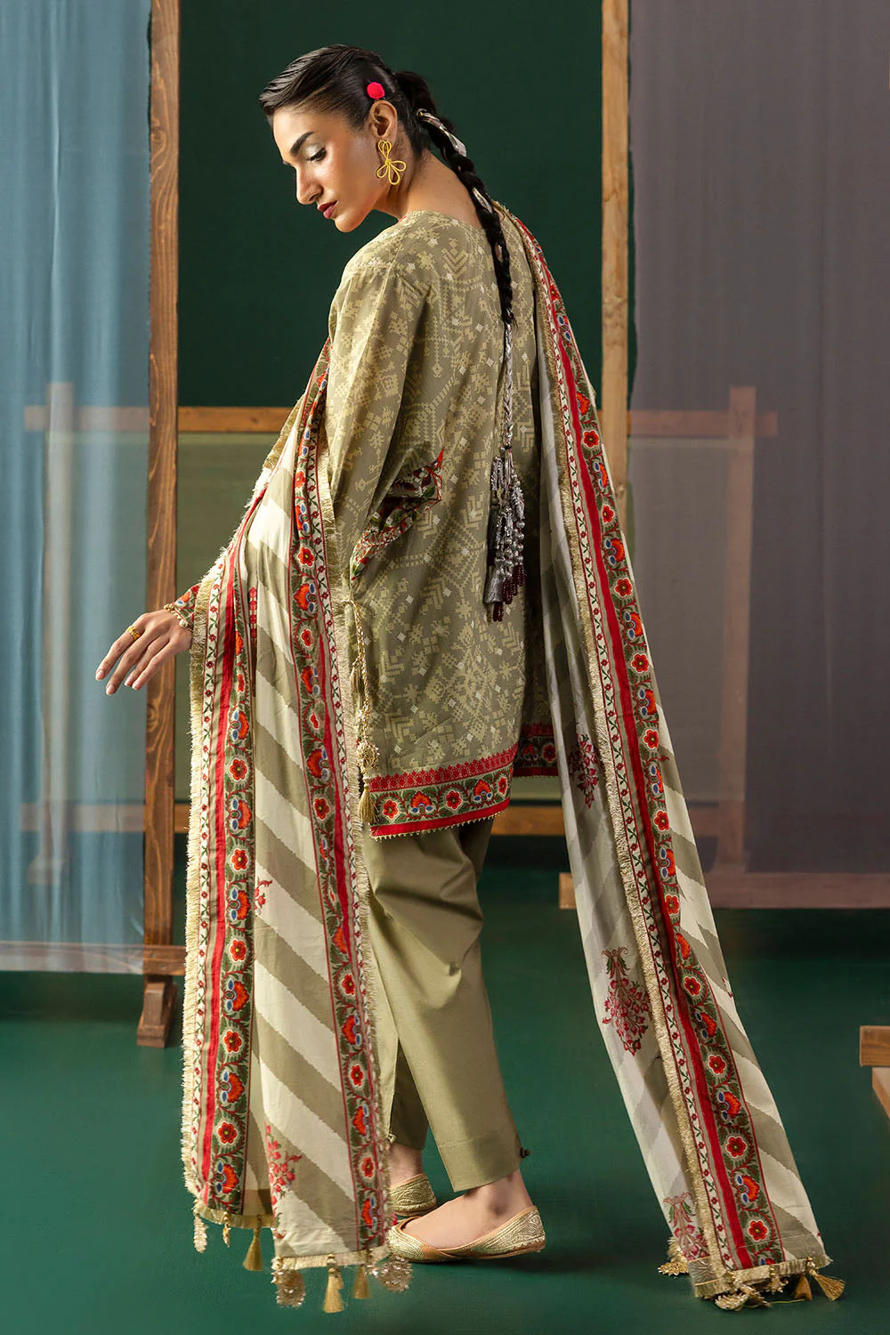 Gul Ahmed Stitched Lawn 3 Piece CL#62295 J(49) NY 61 - Image 5