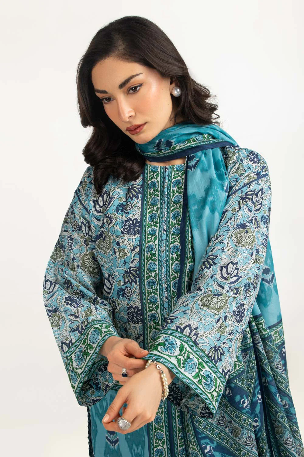 Gul Ahmed Stitched Lawn 3 Piece CL#62303 J(50) Y(2) NY 69 - Image 5