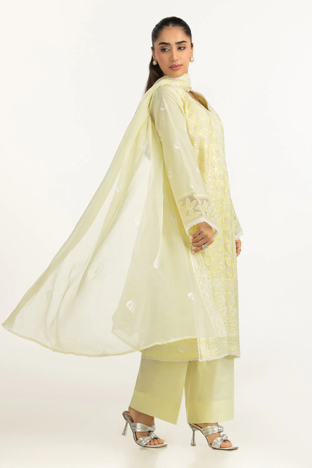 Gul Ahmed Festive 3 Piece IUSTKSD-1086 J(22) y31 - Image 2