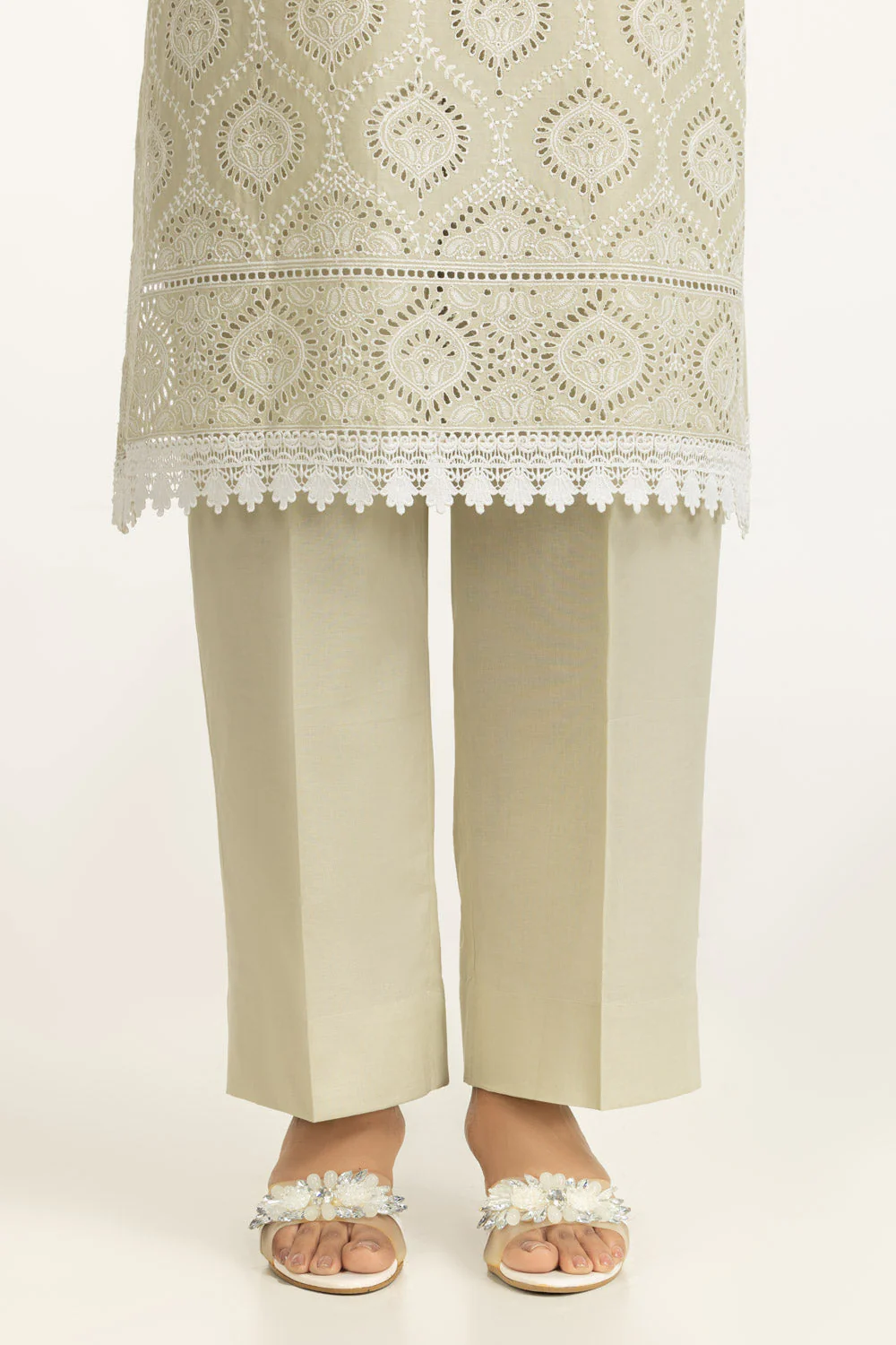 Gul Ahmed Festive 3 Piece IUSTKSD-2016 J(25) y33 - Image 4