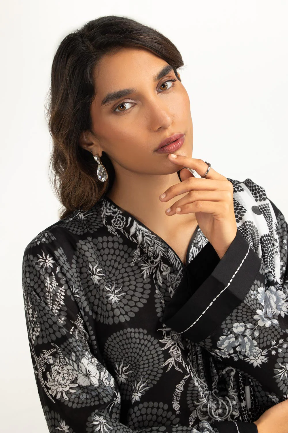 Gul Ahmed Stitched Lawn 3 Piece IUSTKSD-2161 J(41) Y(3) - Image 2