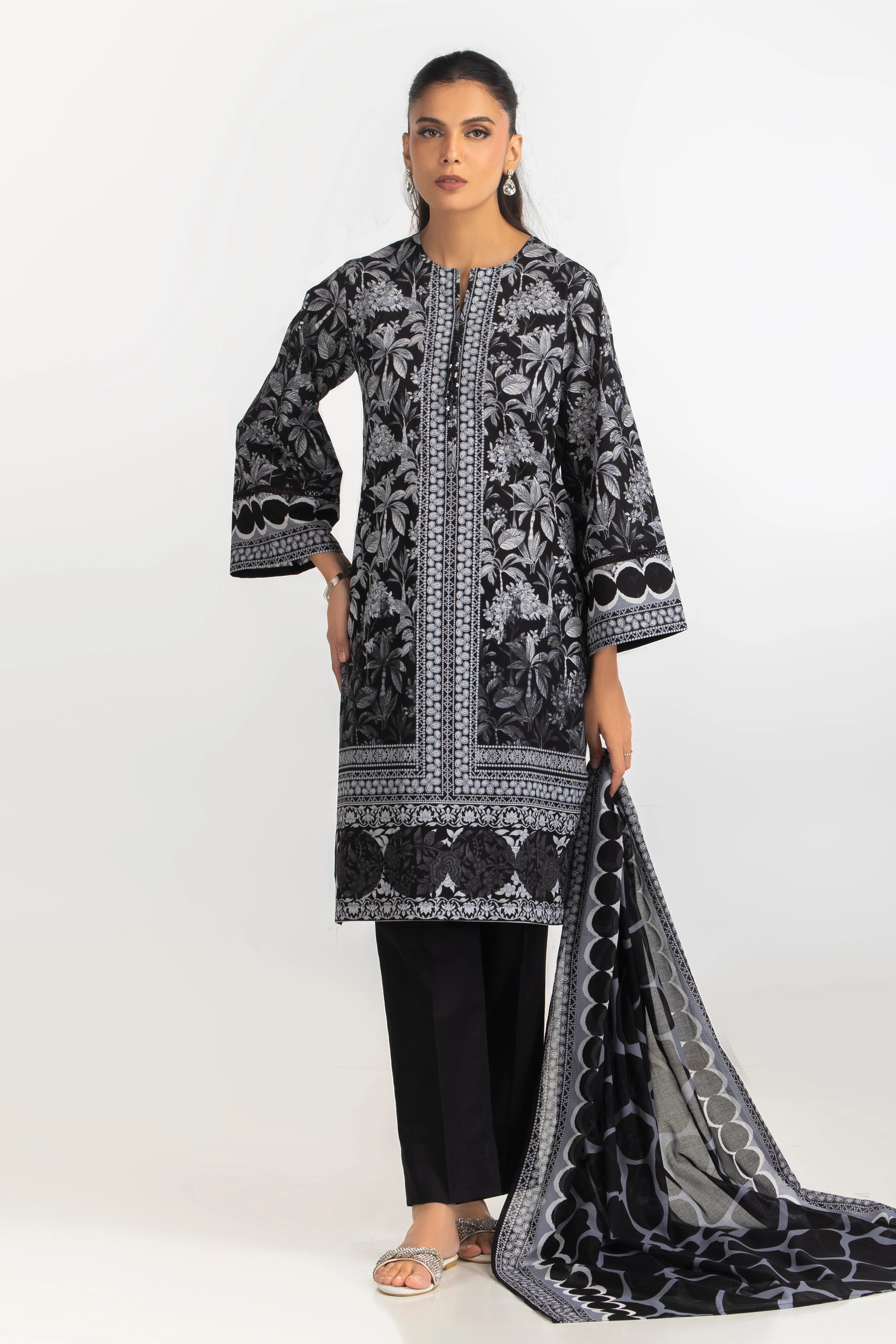 Gul Ahmed Stitched Lawn 3 Piece IUSTKSD-2205 J(68) Y(1) - Image 3