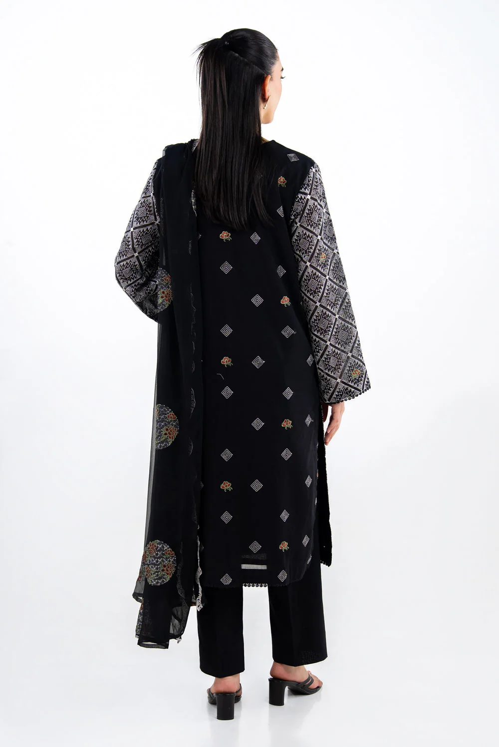 Gul Ahmed Stitched Swiss Voile 3 Piece IUSTKSD-2296 J(120) NY 49 - Image 6