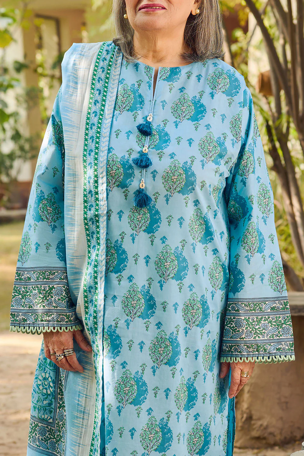 Gul Ahmed Lawn 3 Piece CL-62020 A Y-39 - Image 2