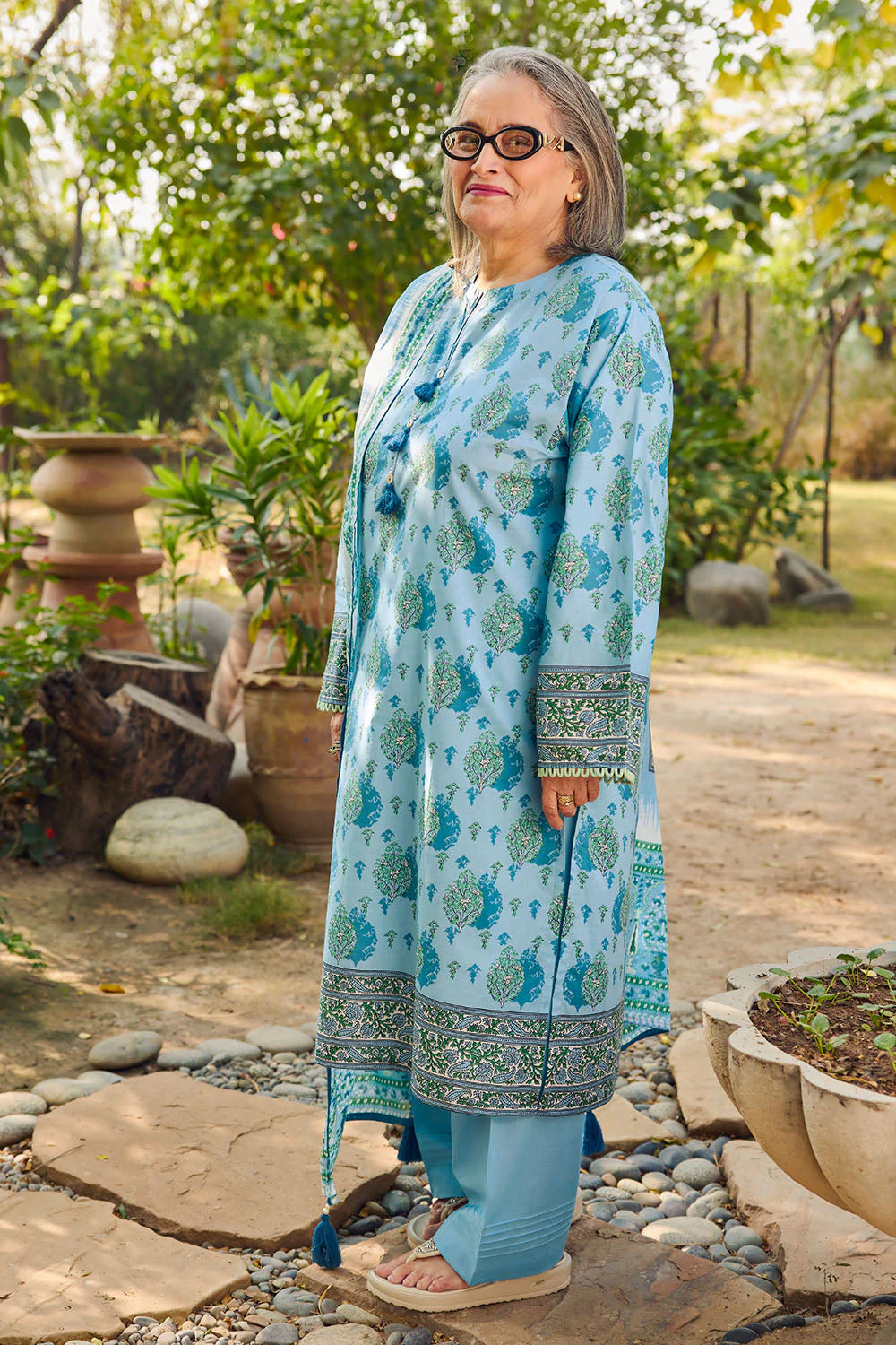Gul Ahmed Lawn 3 Piece CL-62020 A Y-39 - Image 3