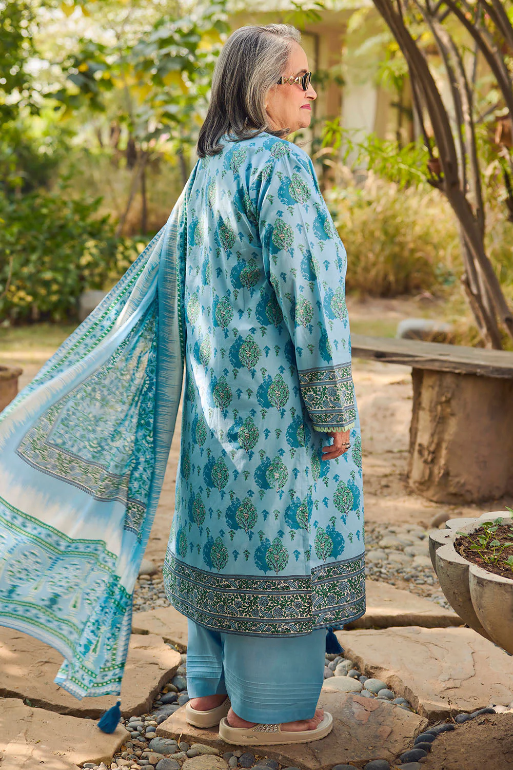 Gul Ahmed Lawn 3 Piece CL-62020 A Y-39 - Image 4