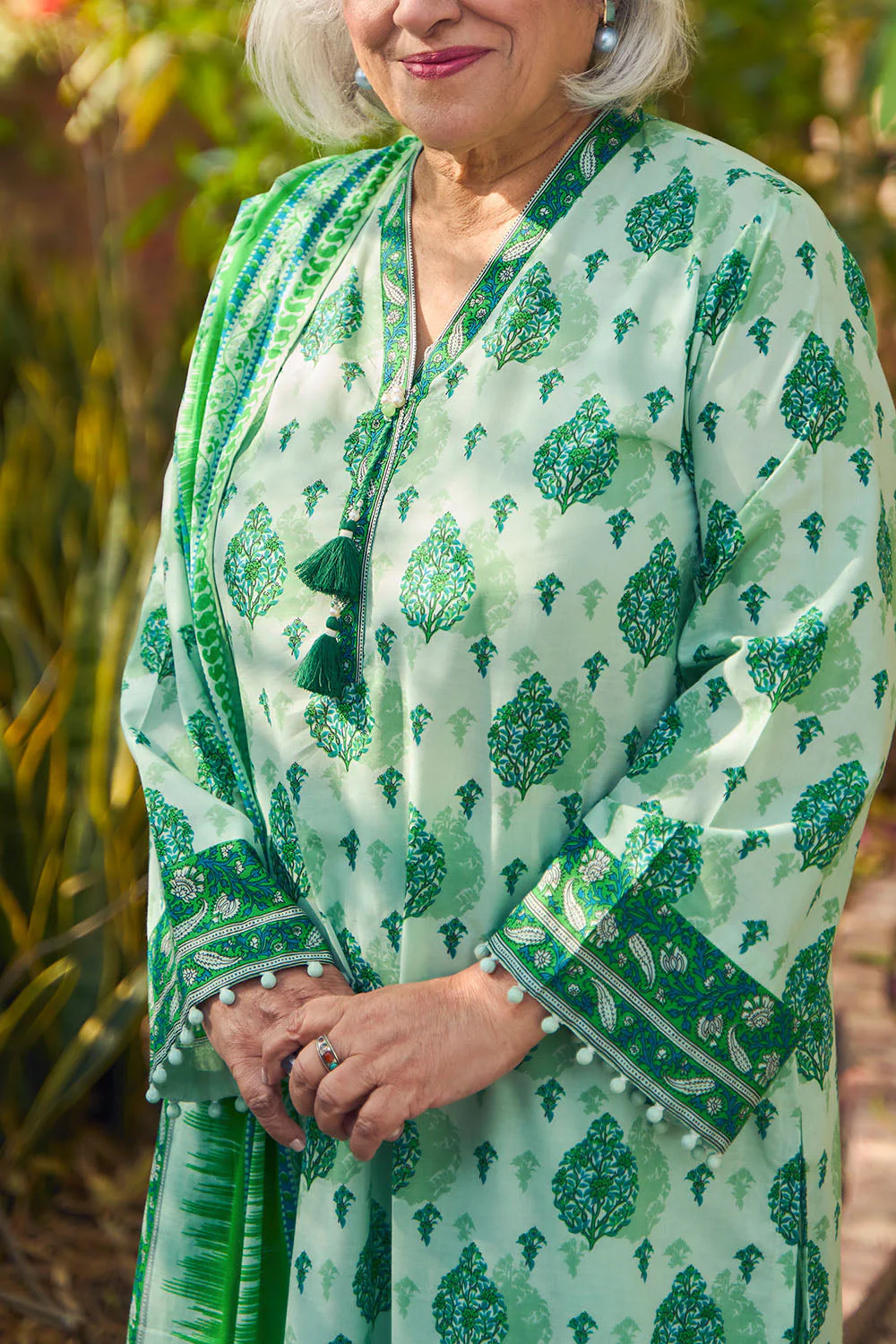 Gul Ahmed Lawn 3 Piece CL-62020 B (Y-32 )J(55) - Image 2