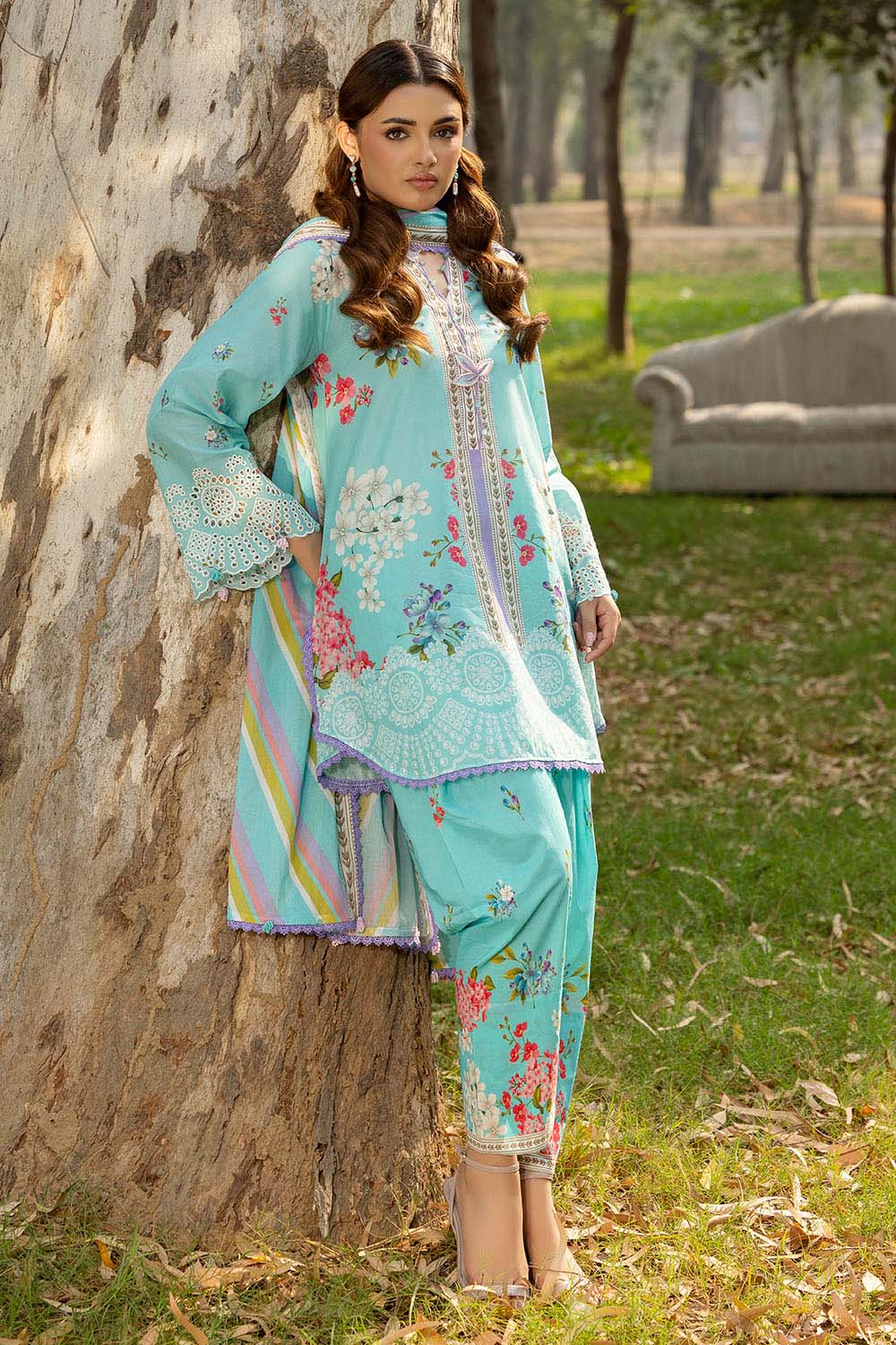 Gul Ahmed Lawn 3 Piece CL-62045 J(15) y-26 - Image 6