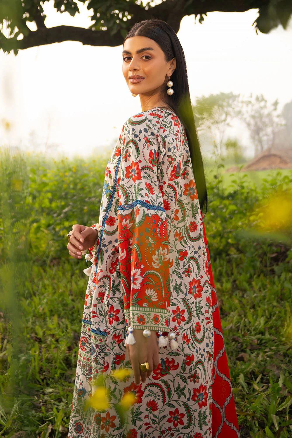 Gul Ahmed Lawn 3 Piece CL-62126 J(13) Y(20) - Image 4