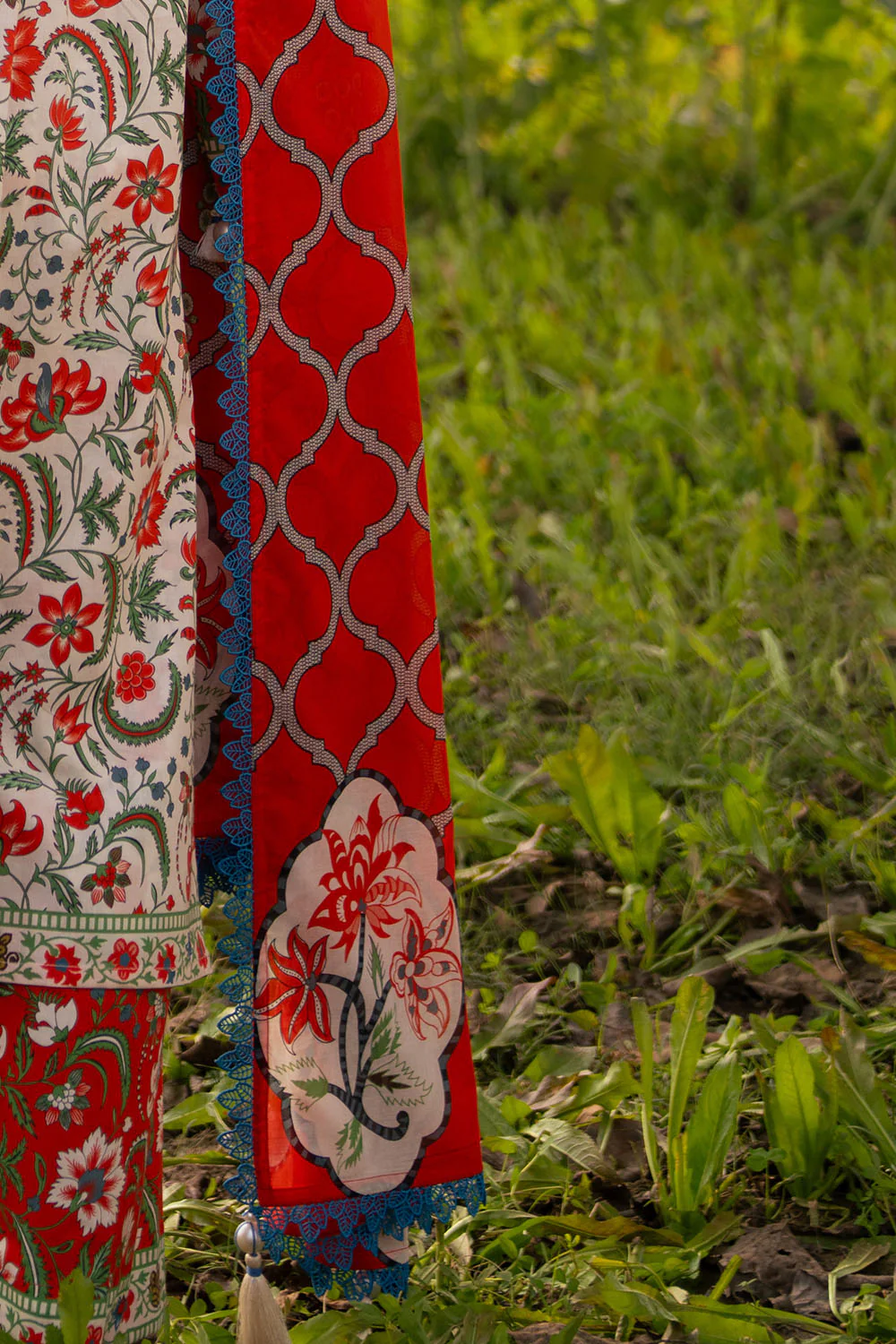 Gul Ahmed Lawn 3 Piece CL-62126 J(13) Y(20) - Image 6