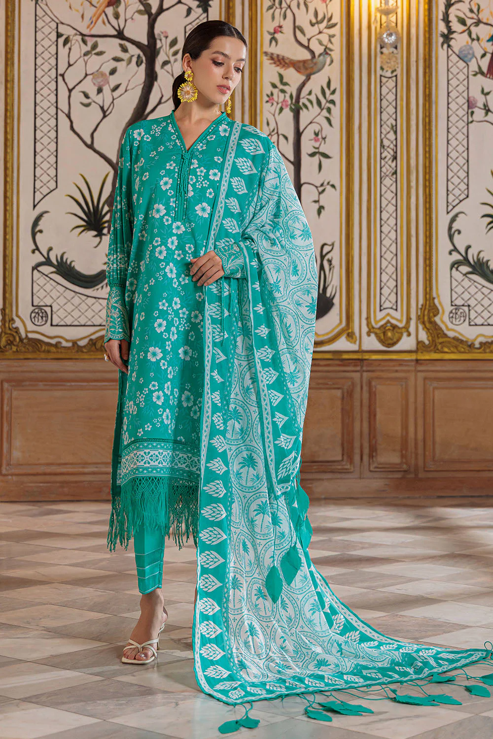 Gul Ahmed Lawn 3 Piece CL-62245 J(28) Y20 - Image 3