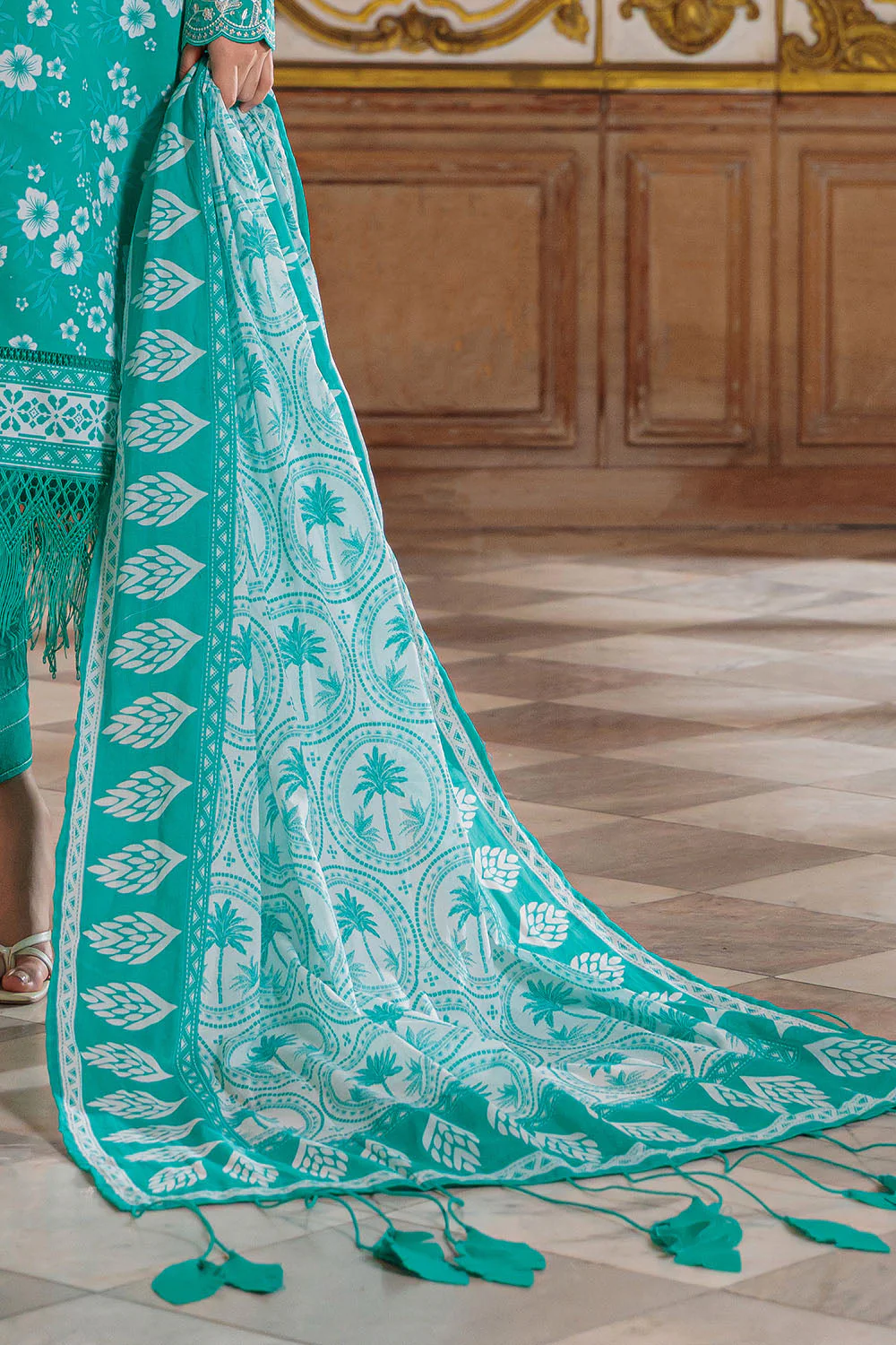 Gul Ahmed Lawn 3 Piece CL-62245 J(28) Y20 - Image 6