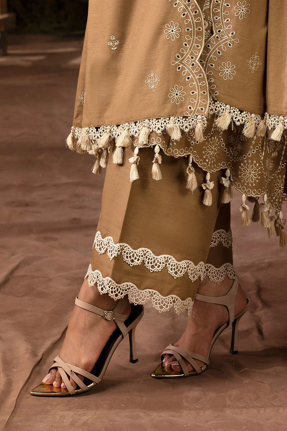 Gul Ahmed Stitched 3 Piece Khaddar K-52034 J(79) - Image 5