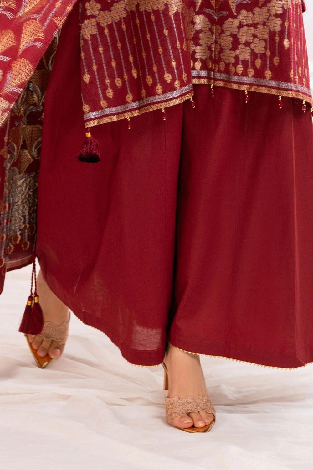 Gul Ahmed Stitched Jacquard 3 Piece MJ#52031 J(73) Y(8) - Image 5