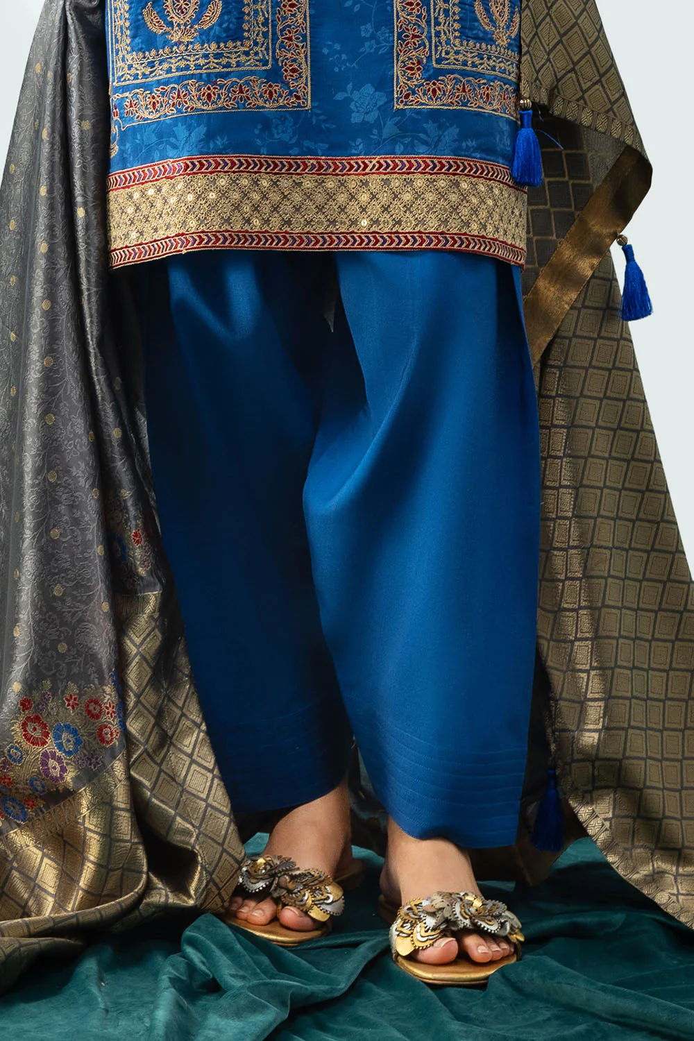 Gul Ahmed Stitched Jacquard Linen 3 Piece SP#52096 J(82) Y-10 - Image 4