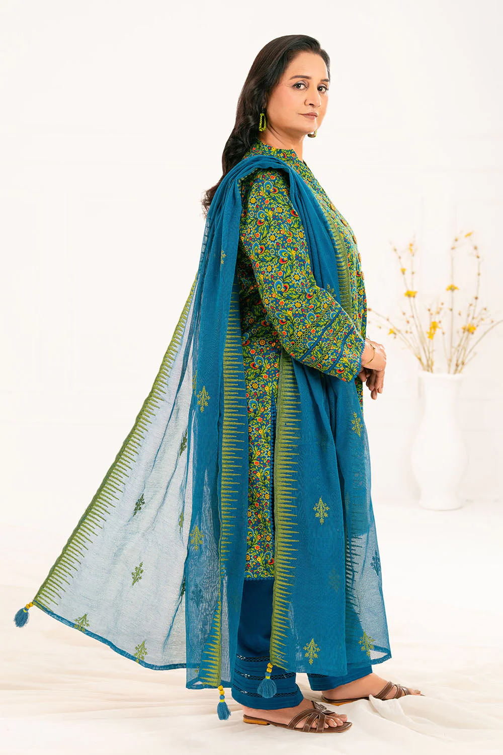 Gul Ahmed Stitched Khaddar 3 Piece CN#52008 J(74) Y-25 - Image 3