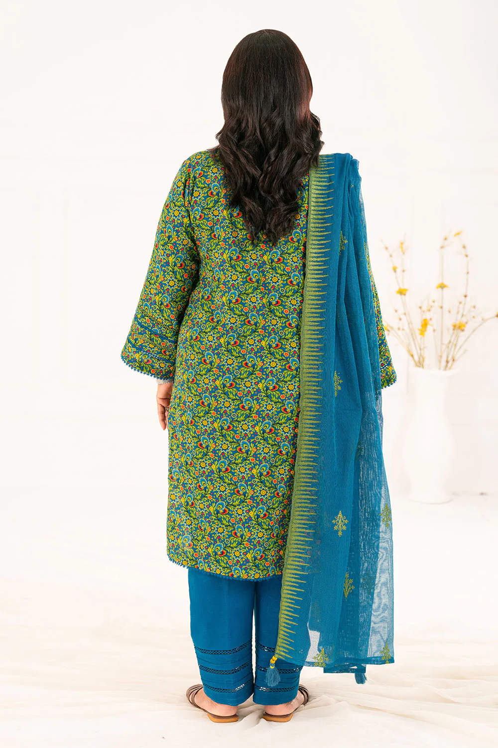 Gul Ahmed Stitched Khaddar 3 Piece CN#52008 J(74) Y-25 - Image 4