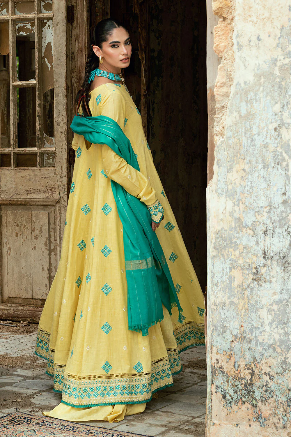 Gul Ahmed Stitched Pashmina 3 Piece AP#52018 J(70&71) Y-22 - Image 3