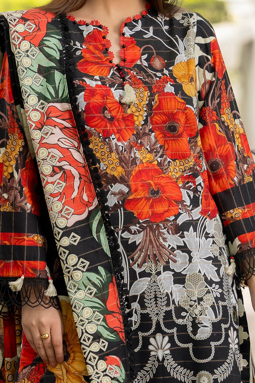 Gul Ahmed Unstitched Khaddar 3 Piece K#52021 - Image 2