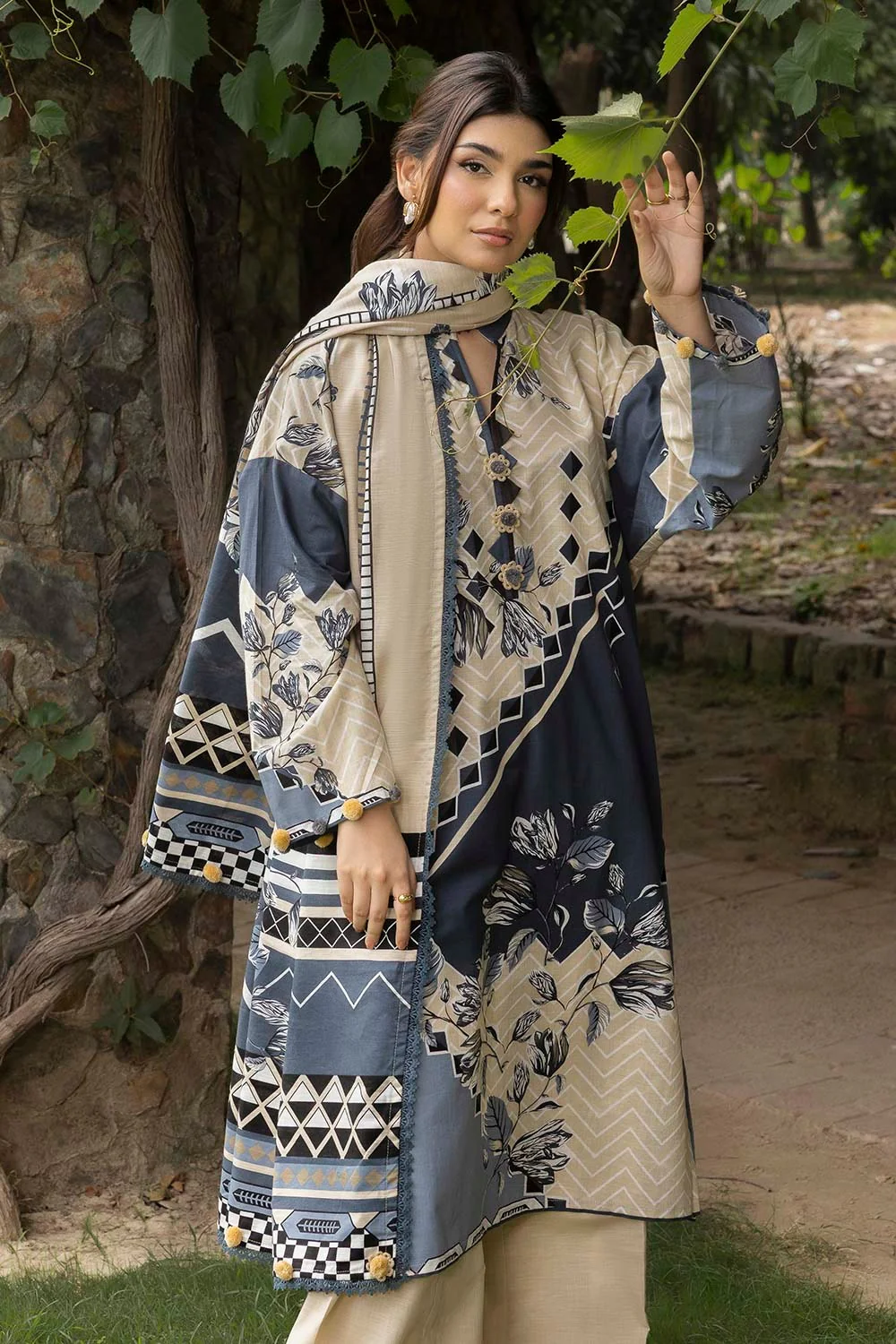 Gul Ahmed Unstitched Khaddar 3 Piece K#52023 - Image 3