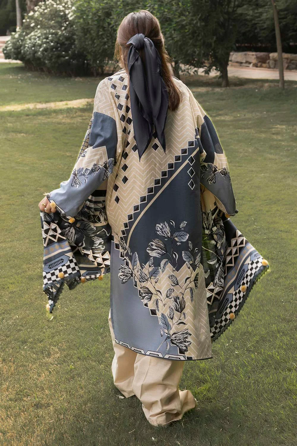 Gul Ahmed Unstitched Khaddar 3 Piece K#52023 - Image 4