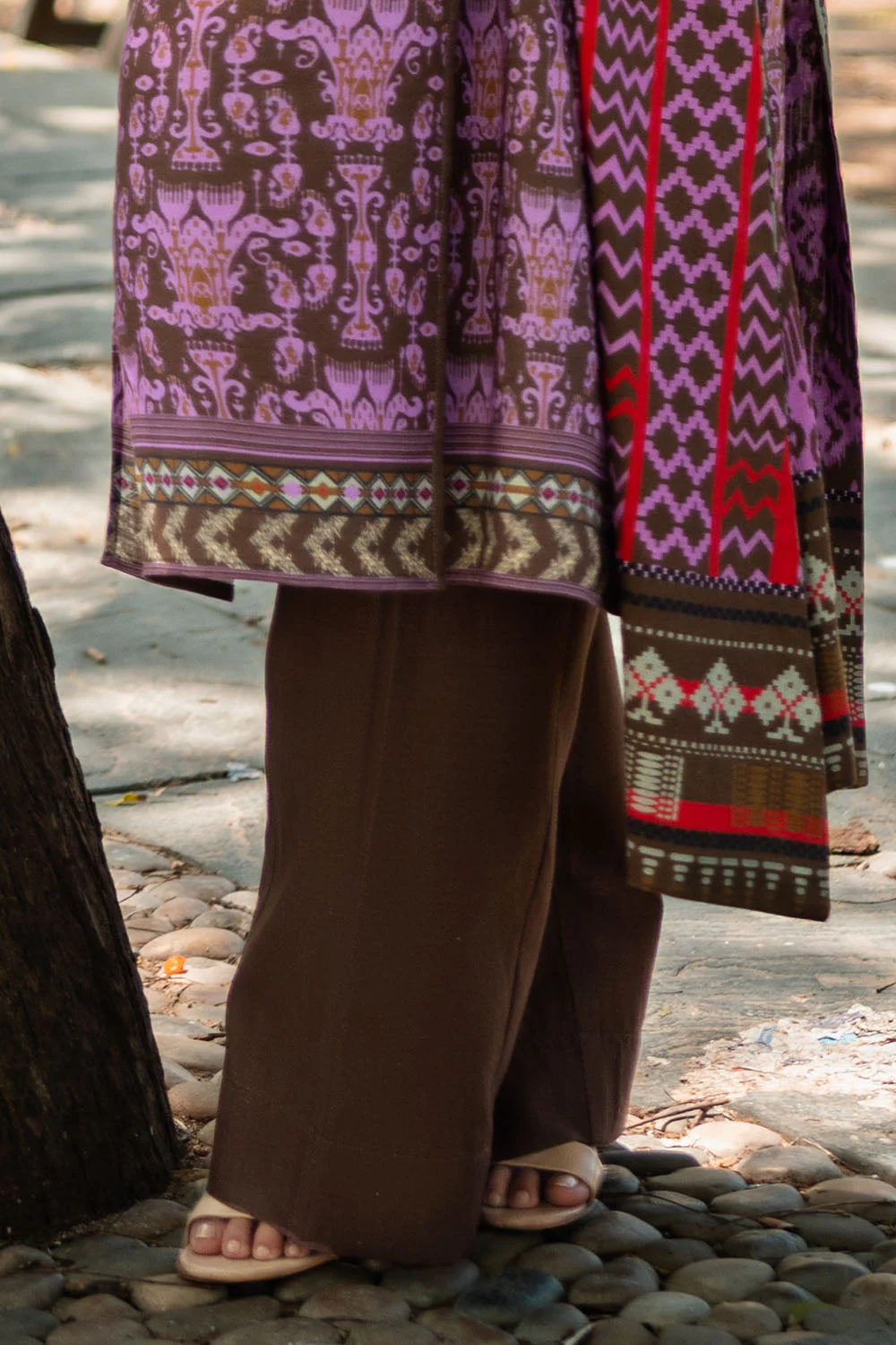 Gul Ahmed Unstitched Khaddar 3 Piece K#52044 J(77) - Image 4