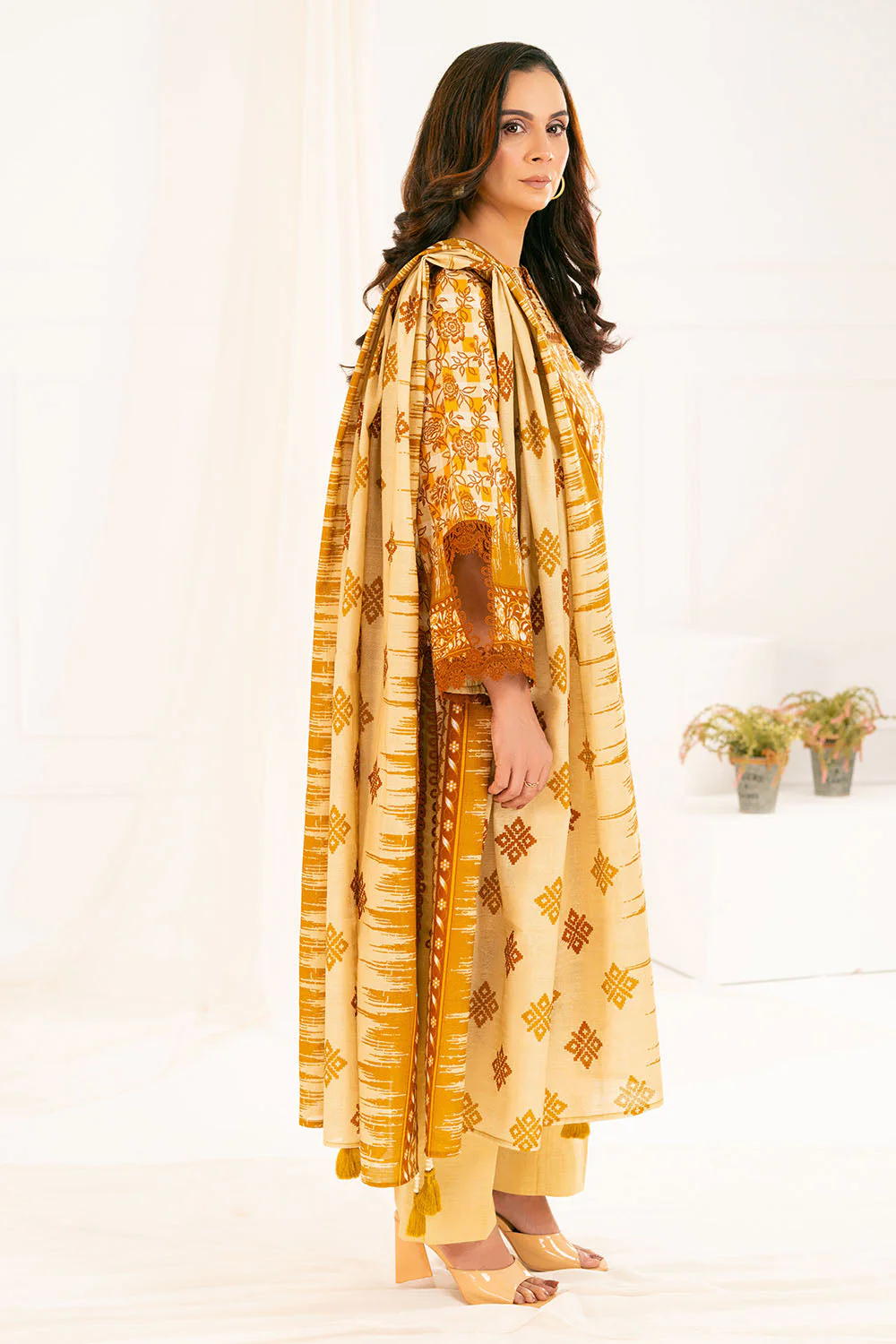 Gul Ahmed Unstitched Khaddar 3 Piece K#52087 - Image 3