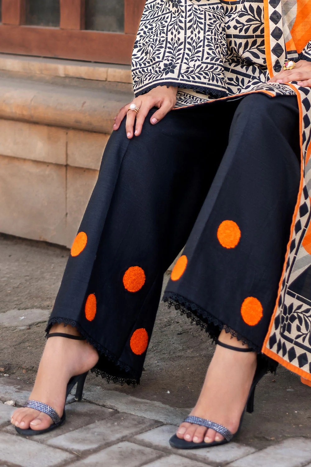 Gul Ahmed Unstitched Khaddar 3 Piece K#52100 - Image 4