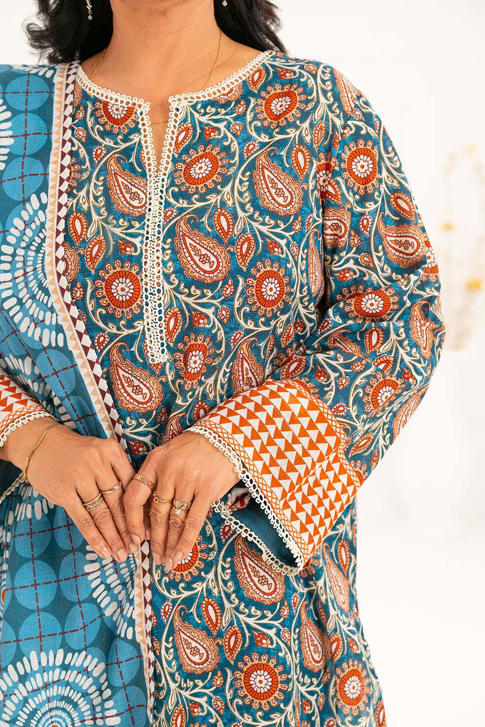 Gul Ahmed Unstitched Khaddar 3 Piece K#52108 - Image 2