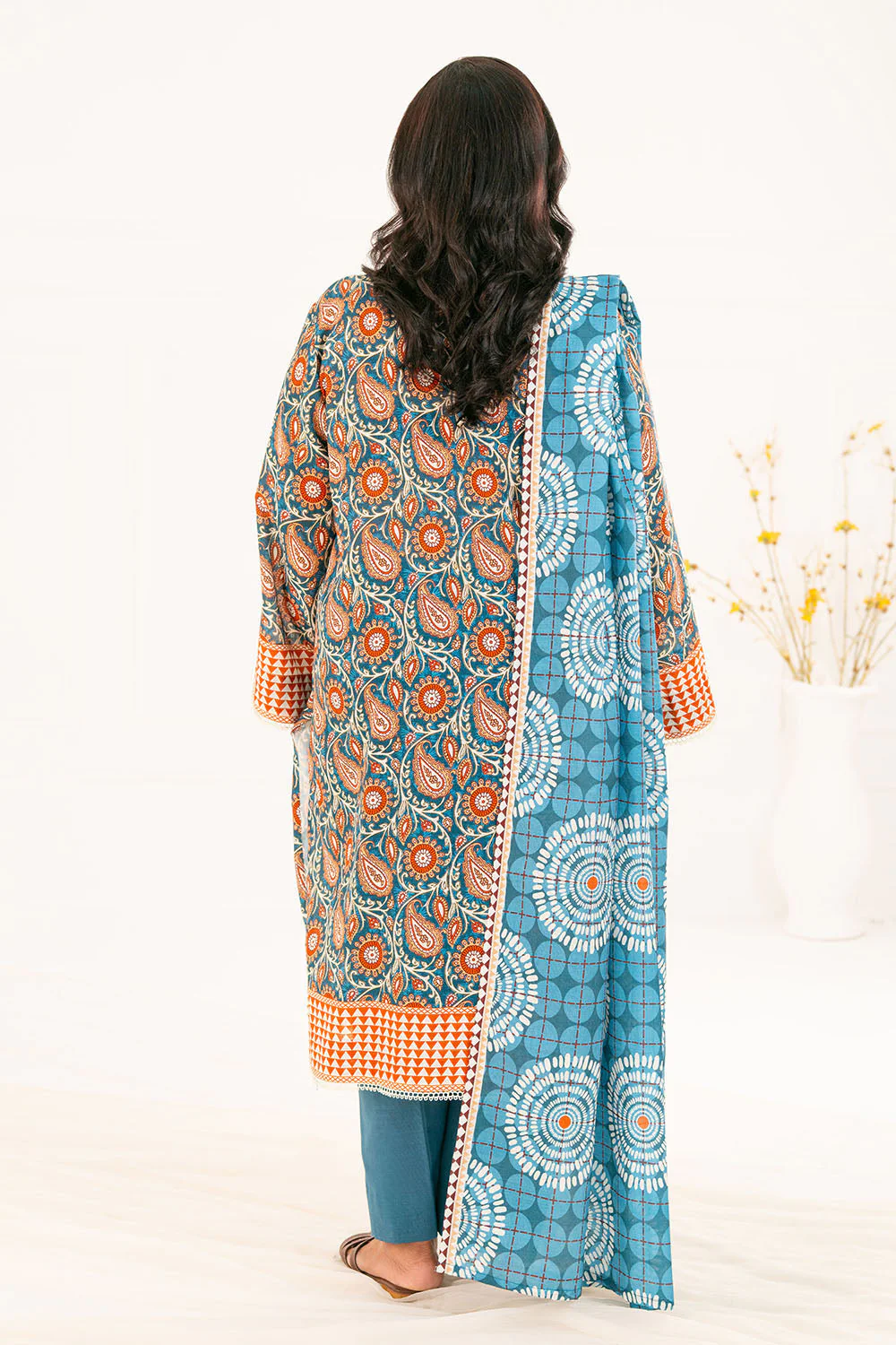 Gul Ahmed Unstitched Khaddar 3 Piece K#52108 - Image 3