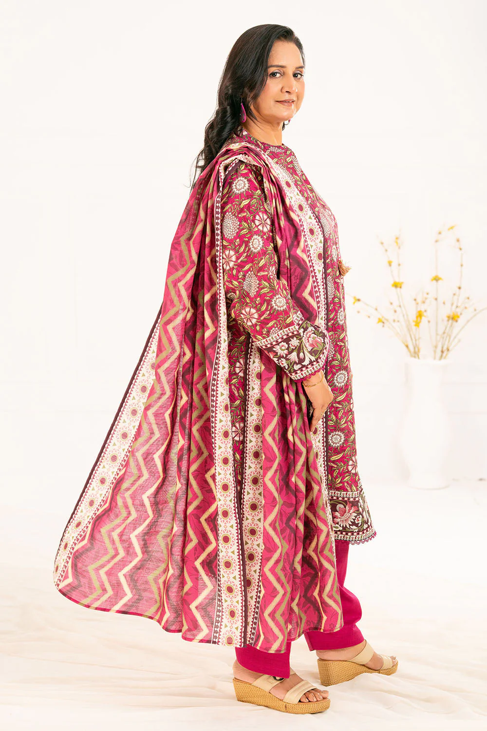 Gul Ahmed Unstitched Khaddar 3 Piece K#52109 - Image 3