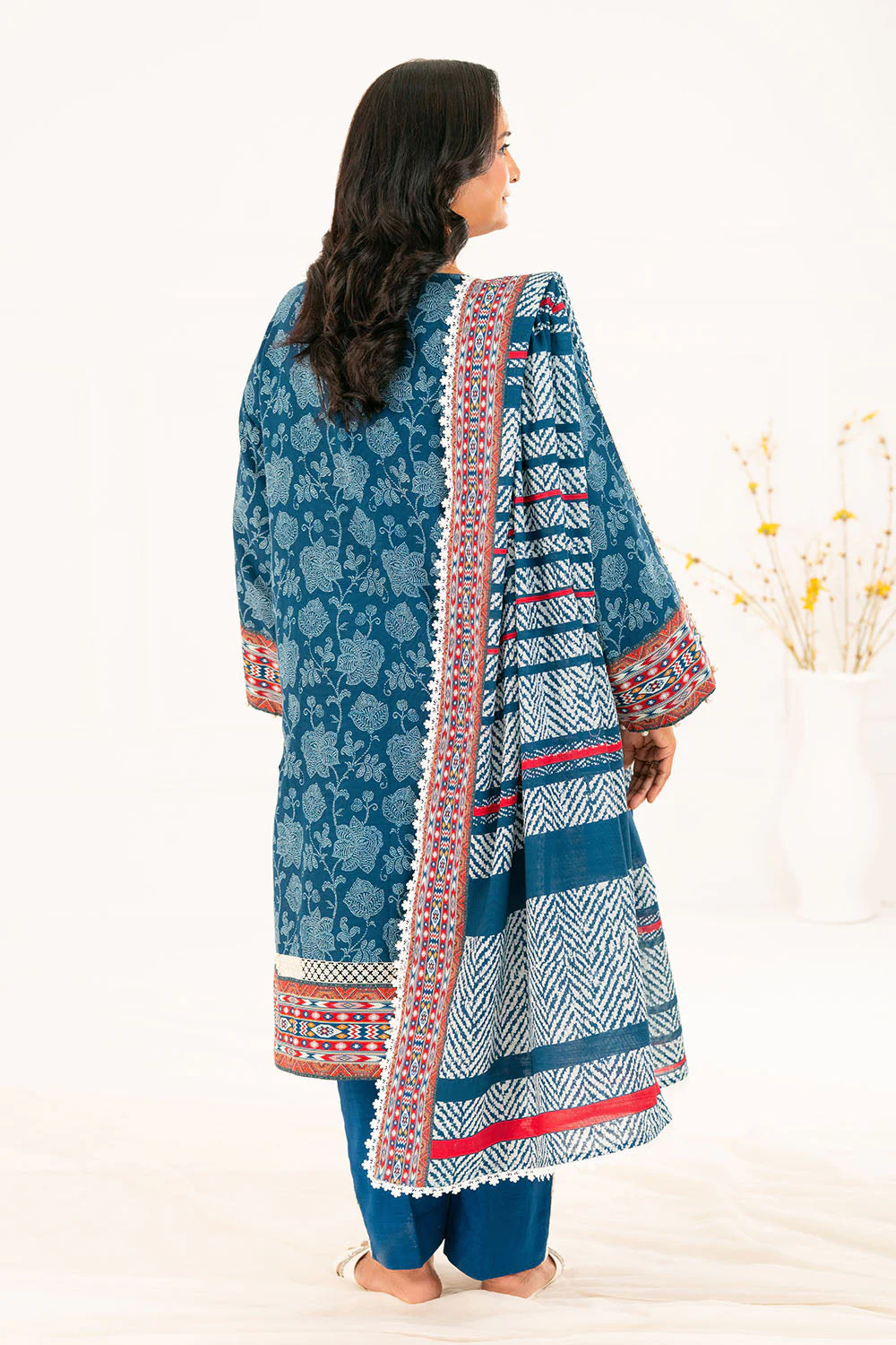Gul Ahmed Unstitched Khaddar 3 Piece K#52110 - Image 4