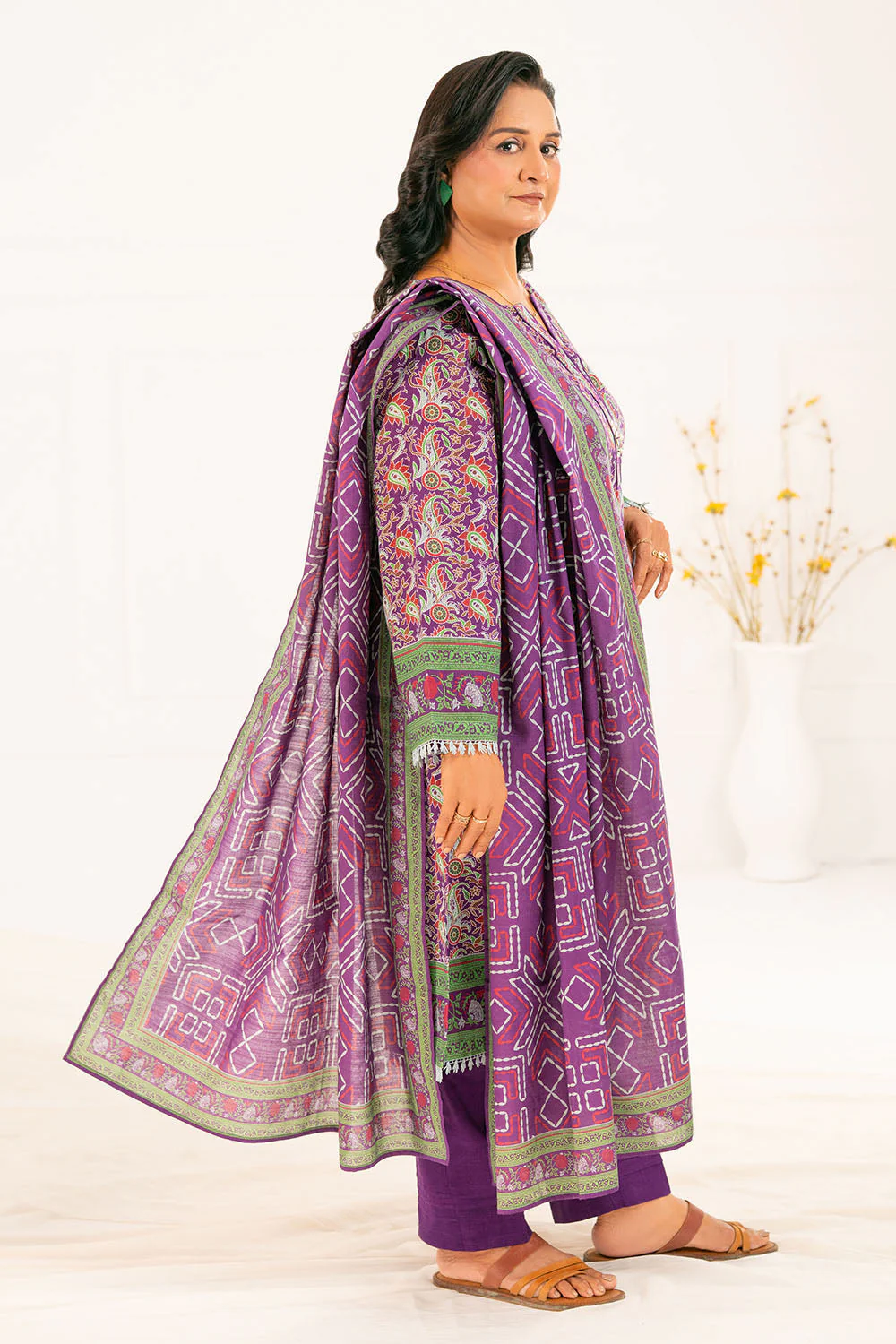 Gul Ahmed Unstitched Khaddar 3 Piece K#52112 - Image 3