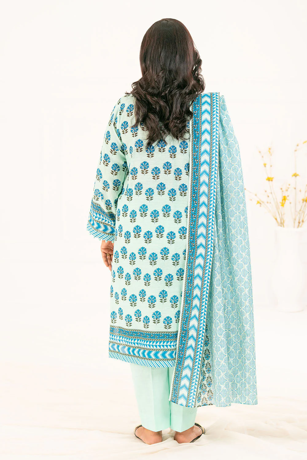 Gul Ahmed Unstitched Khaddar 3 Piece K#52114 - Image 4