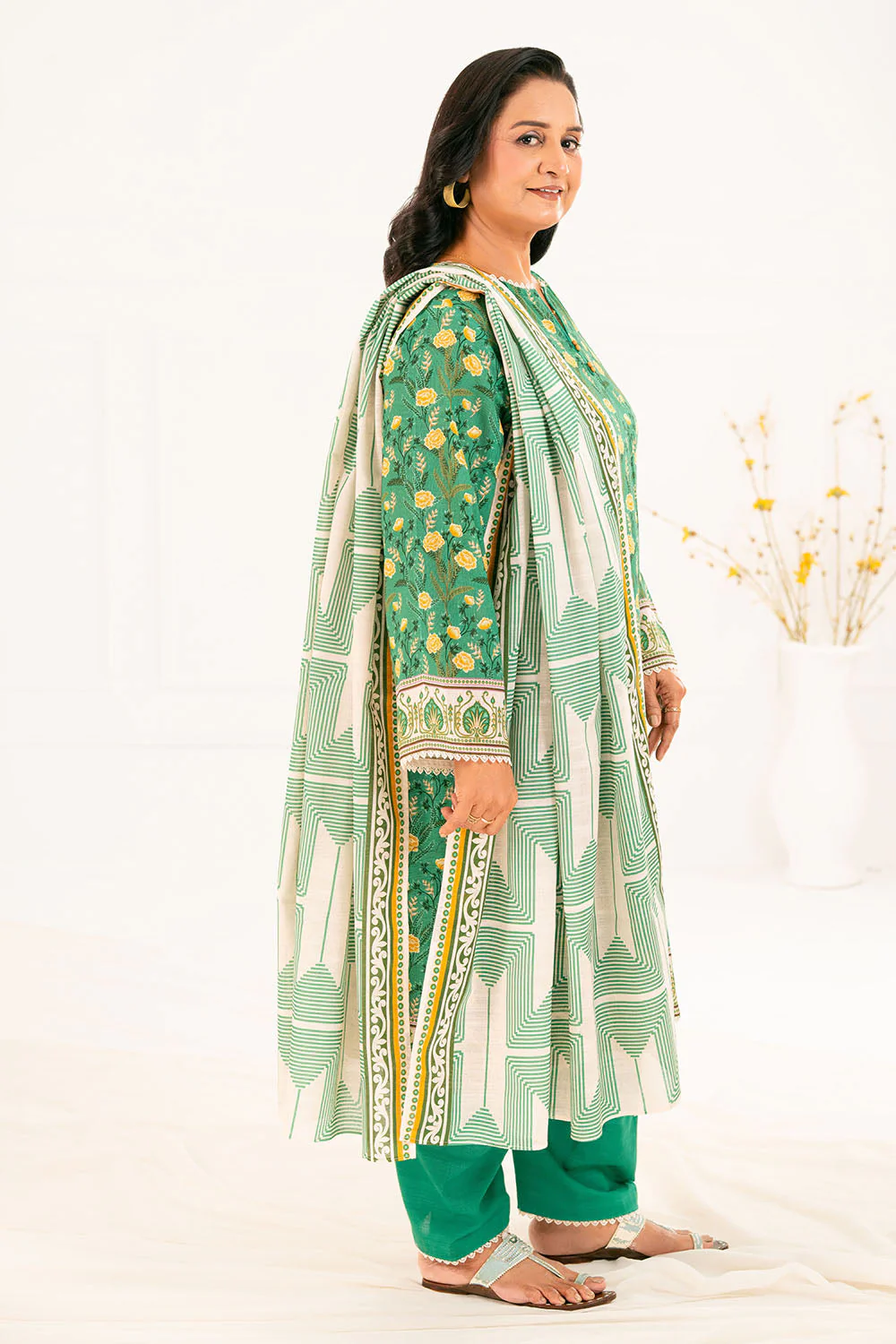 Gul Ahmed Unstitched Khaddar 3 Piece K#52115 - Image 3