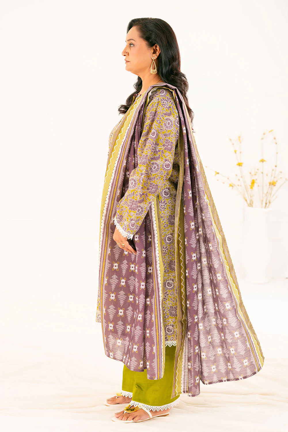 Gul Ahmed Unstitched Khaddar 3 Piece K#52116 - Image 3