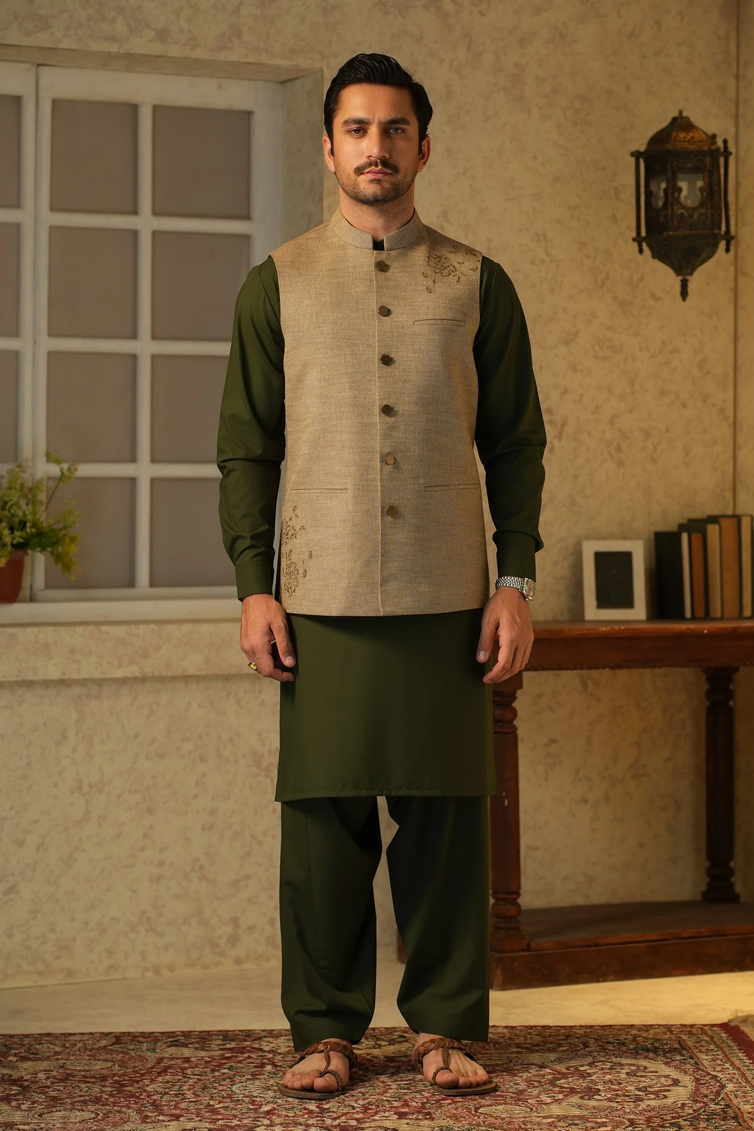 MENS BASIC WAISTCOAT - BROWN AWF2530