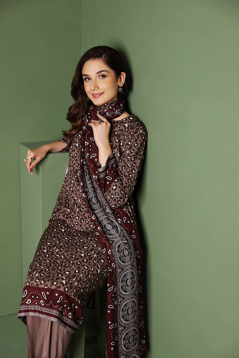 Nishat Stitched Linen 3 Piece 42206119 - Image 2